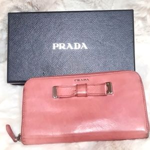 Authentic PRADA zippy wallet - mauve
